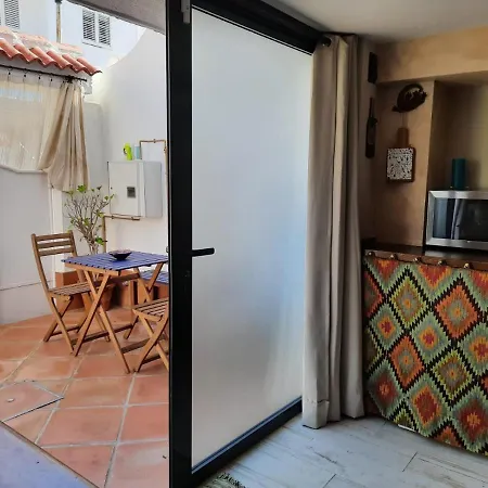 Un Vacacional Con Detalles De Un Hogar Apartment