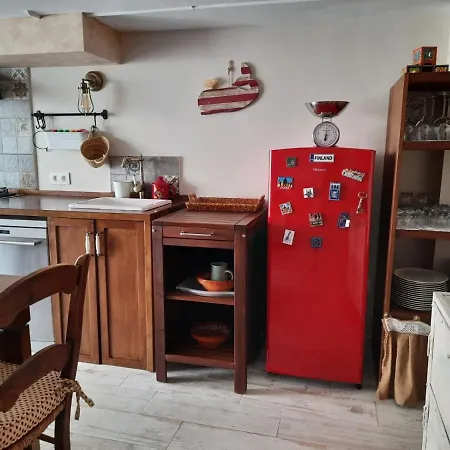 Un Vacacional Con Detalles De Un Hogar Apartment *