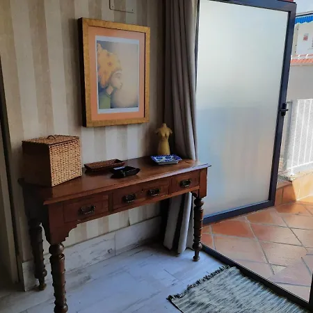 Un Vacacional Con Detalles De Un Hogar